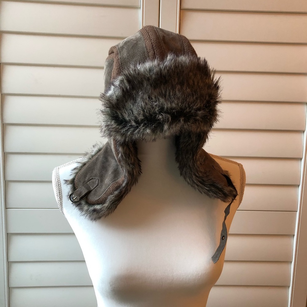 Womens S/M winter hat